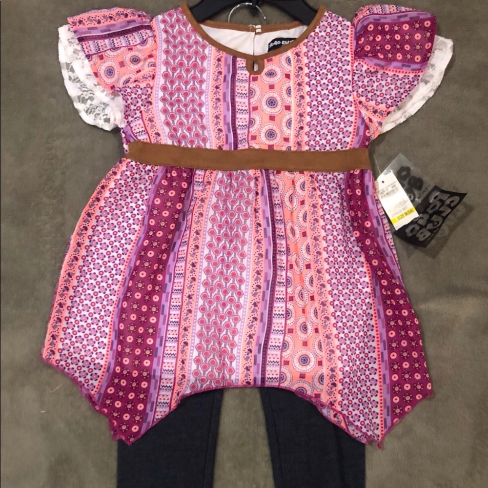 Girls two piece outfit NWT size 5/6 legging & top